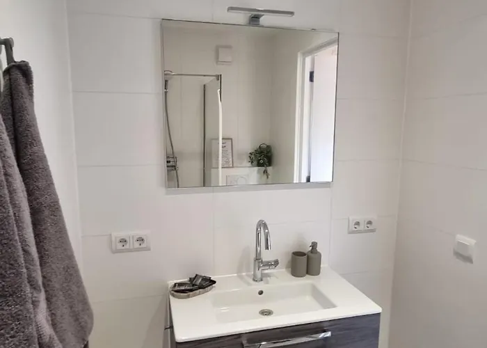 Artisan Hideaway Bed & Breakfast Breezand