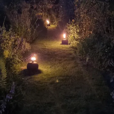 Artisan Hideaway Bed and breakfast 3*