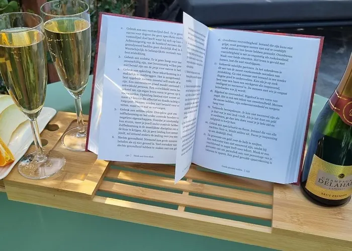 Artisan Hideaway Bed and breakfast 3*