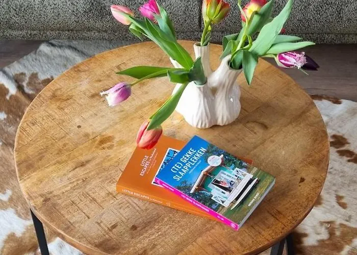 Artisan Hideaway Bed and breakfast 3*